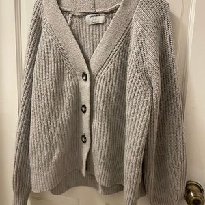 Old Navy cropped cardigan like new. Grey.